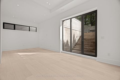 Photo 25 at 39 Chudleigh Avenue, Lawrence Park South, Toronto