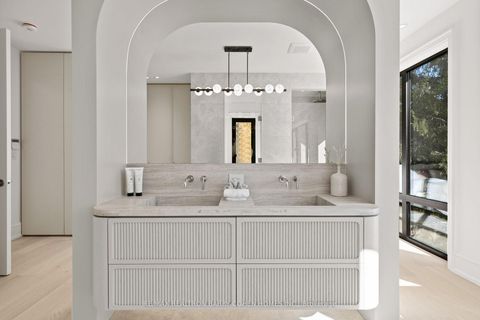 Photo 31 at 39 Chudleigh Avenue, Lawrence Park South, Toronto