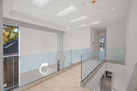 Photo 32 at 39 Chudleigh Avenue, Lawrence Park South, Toronto