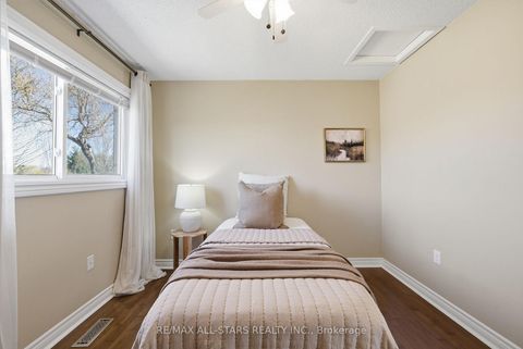 Photo 22 at 923 Leslie Valley Drive, Leslie Valley, Newmarket