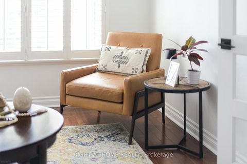 Photo 5 at 885 Dales Avenue, College Manor, Newmarket