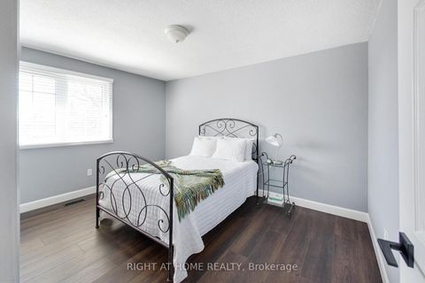 Photo 16 at 885 Dales Avenue, College Manor, Newmarket