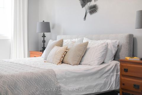 Photo 21 at 885 Dales Avenue, College Manor, Newmarket