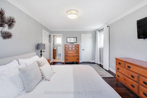 Photo 22 at 885 Dales Avenue, College Manor, Newmarket