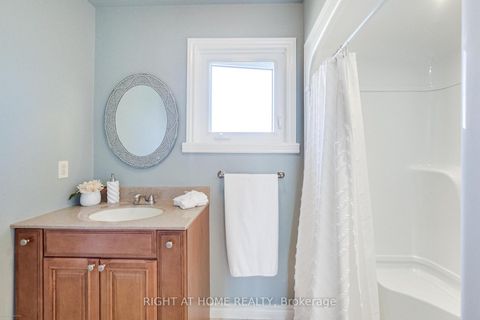 Photo 23 at 885 Dales Avenue, College Manor, Newmarket