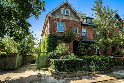 Photo 1 at 440 Sackville Street, South St. James Town, Toronto