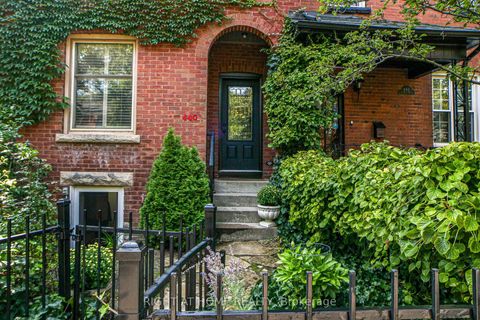 Photo 2 at 440 Sackville Street, South St. James Town, Toronto