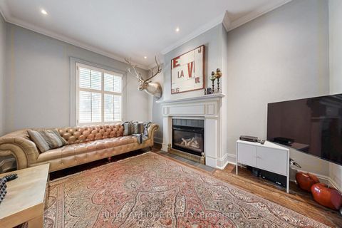 Photo 6 at 440 Sackville Street, South St. James Town, Toronto