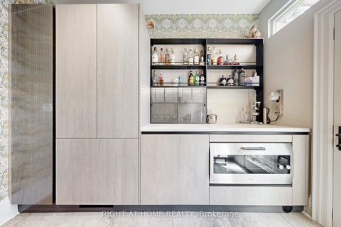 Photo 13 at 440 Sackville Street, South St. James Town, Toronto