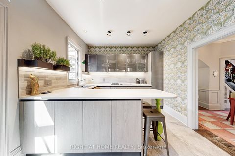 Photo 14 at 440 Sackville Street, South St. James Town, Toronto