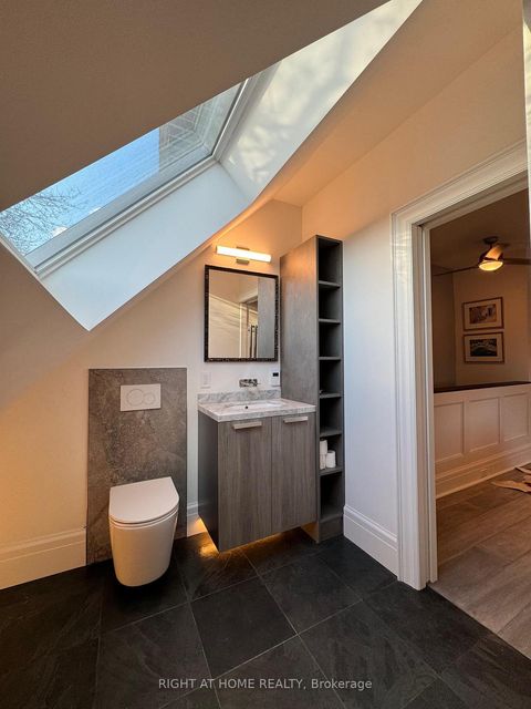 Photo 25 at 440 Sackville Street, South St. James Town, Toronto