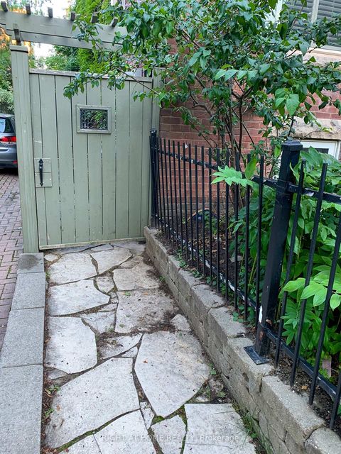 Photo 28 at 440 Sackville Street, South St. James Town, Toronto