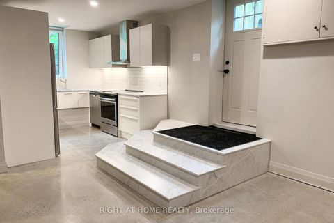 Photo 29 at 440 Sackville Street, South St. James Town, Toronto