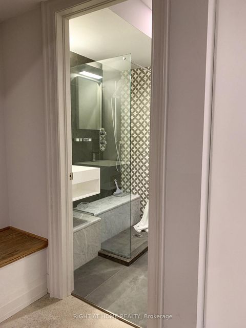 Photo 32 at 440 Sackville Street, South St. James Town, Toronto