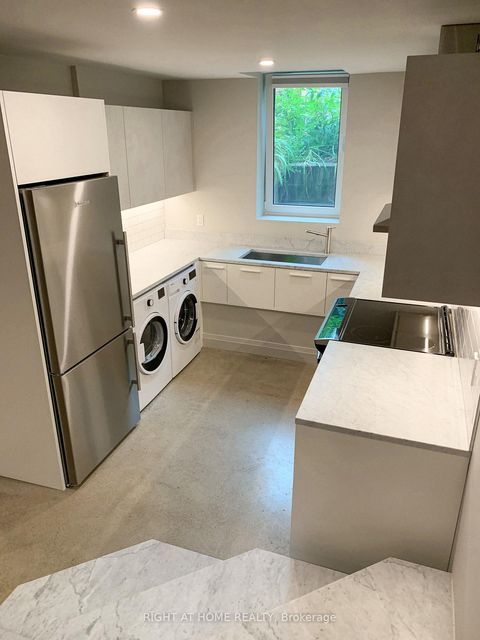 Photo 33 at 440 Sackville Street, South St. James Town, Toronto