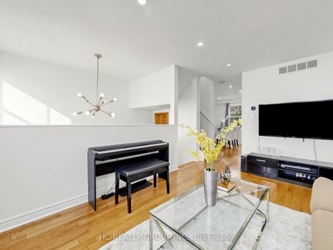 Photo 9 at 36 - 1742 John Street, Bayview Country Club Estates, Markham