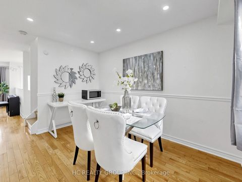 Photo 12 at 36 - 1742 John Street, Bayview Country Club Estates, Markham