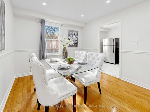 Photo 14 at 36 - 1742 John Street, Bayview Country Club Estates, Markham