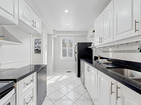 Photo 16 at 36 - 1742 John Street, Bayview Country Club Estates, Markham