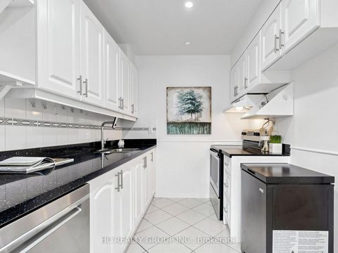 Photo 18 at 36 - 1742 John Street, Bayview Country Club Estates, Markham