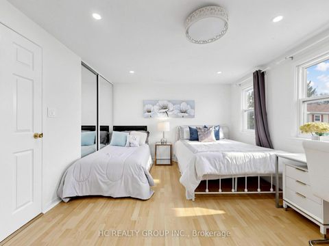 Photo 22 at 36 - 1742 John Street, Bayview Country Club Estates, Markham