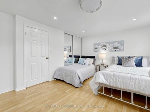 Photo 23 at 36 - 1742 John Street, Bayview Country Club Estates, Markham