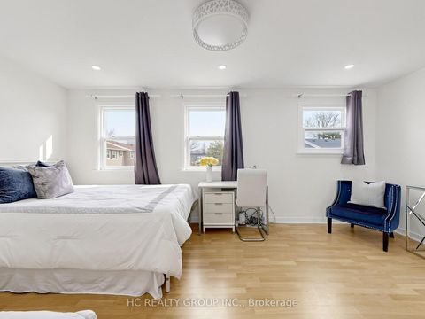 Photo 24 at 36 - 1742 John Street, Bayview Country Club Estates, Markham