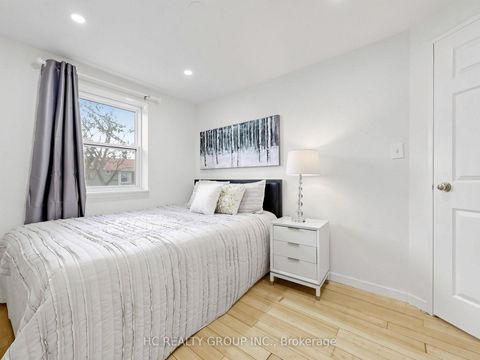 Photo 32 at 36 - 1742 John Street, Bayview Country Club Estates, Markham