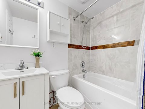 Photo 34 at 36 - 1742 John Street, Bayview Country Club Estates, Markham