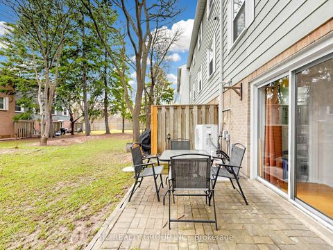 Photo 43 at 36 - 1742 John Street, Bayview Country Club Estates, Markham