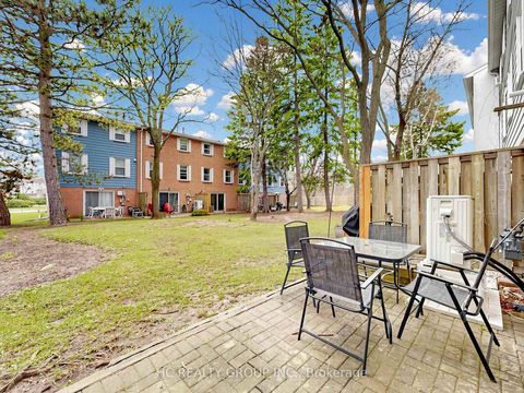 Photo 44 at 36 - 1742 John Street, Bayview Country Club Estates, Markham