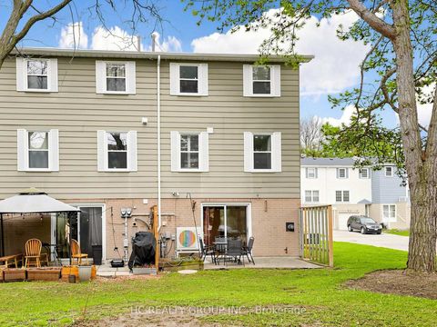 Photo 45 at 36 - 1742 John Street, Bayview Country Club Estates, Markham