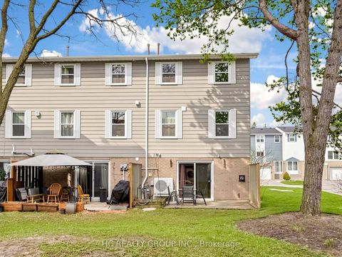 Photo 47 at 36 - 1742 John Street, Bayview Country Club Estates, Markham