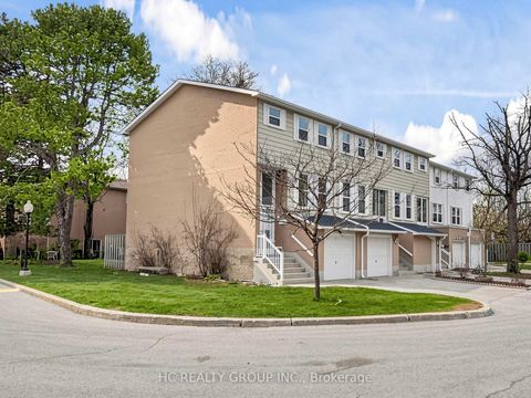 Photo 48 at 36 - 1742 John Street, Bayview Country Club Estates, Markham