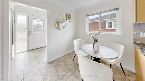 Photo 10 at 8 Summerfield Crescent, West Deane, Toronto