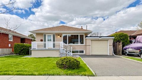 Photo 30 at 8 Summerfield Crescent, West Deane, Toronto