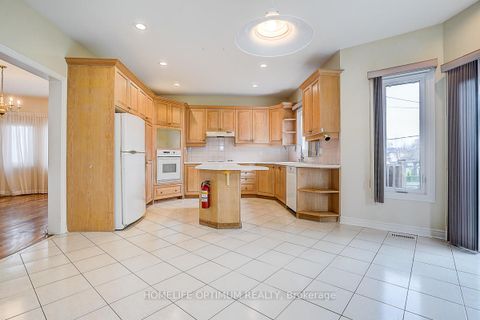 Photo 14 at 225 Horsham Avenue, Willowdale West, Toronto