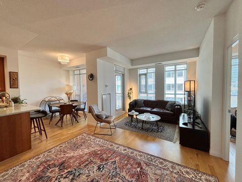 Photo 1 at 426 - 900 Mount Pleasant Road, Mount Pleasant West, Toronto