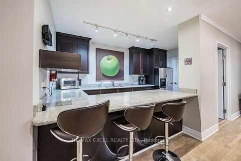 Photo 25 at 426 - 900 Mount Pleasant Road, Mount Pleasant West, Toronto