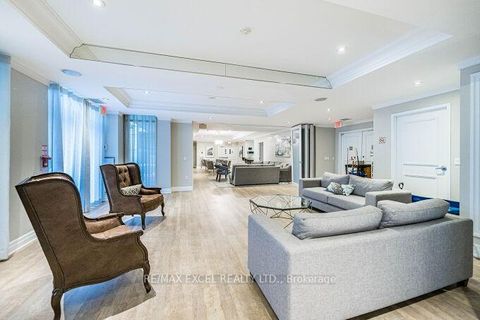 Photo 27 at 426 - 900 Mount Pleasant Road, Mount Pleasant West, Toronto