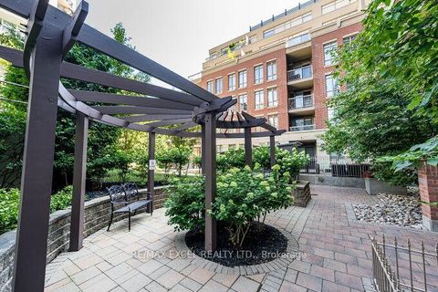 Photo 34 at 426 - 900 Mount Pleasant Road, Mount Pleasant West, Toronto