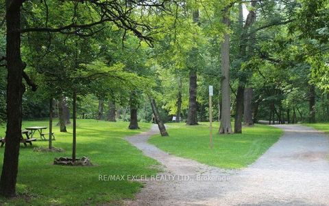 Photo 41 at 426 - 900 Mount Pleasant Road, Mount Pleasant West, Toronto