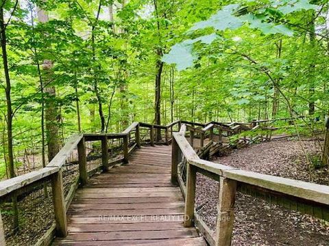 Photo 42 at 426 - 900 Mount Pleasant Road, Mount Pleasant West, Toronto