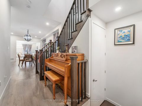 Photo 5 at 197 Elyse Court, Bayview Northeast, Aurora