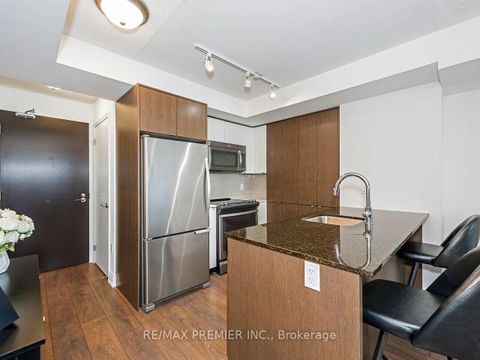Photo 8 at 609 - 9 Valhalla Inn Road, City Centre West, Toronto