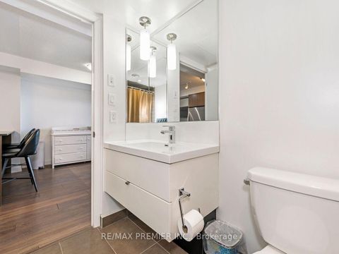 Photo 24 at 609 - 9 Valhalla Inn Road, City Centre West, Toronto