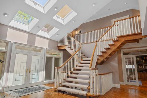 Photo 5 at 19 Vernham Avenue, Windfields, Toronto