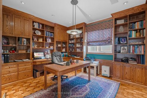 Photo 11 at 19 Vernham Avenue, Windfields, Toronto