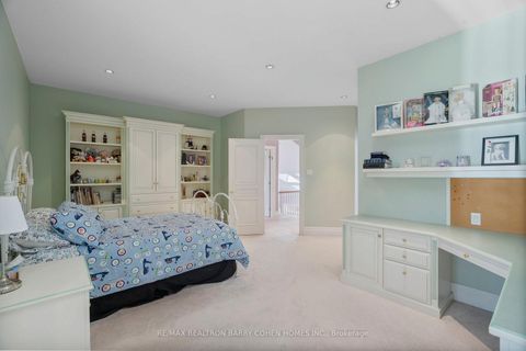 Photo 17 at 19 Vernham Avenue, Windfields, Toronto