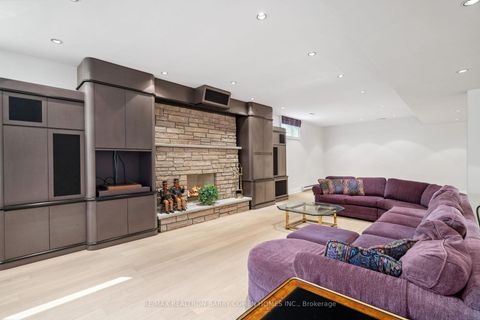 Photo 25 at 19 Vernham Avenue, Windfields, Toronto